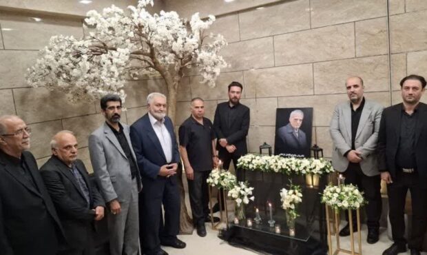 مراسم وداع با صنعتگر فقید قم برگزار شد مراسم وداع با صنعتگر فقید قم برگزار شد