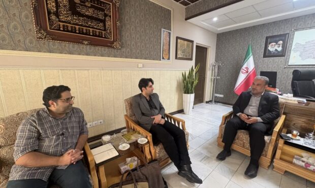 فرماندار قم حمایت کامل خود را از برنامههای فرهنگی هنرمندان اعلام کرد فرماندار قم حمایت کامل خود را از برنامههای فرهنگی هنرمندان اعلام کرد