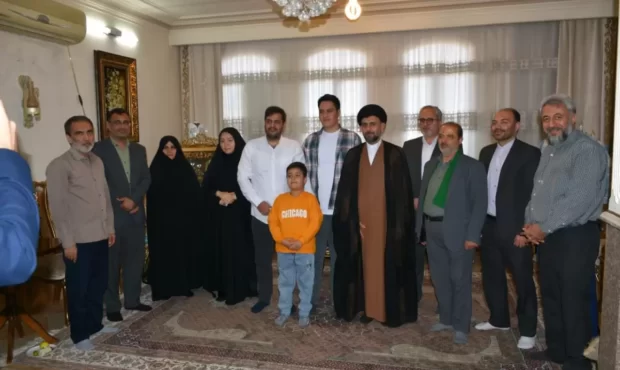 تقدیر مدیرکل آموزش فنی و حرفهای استان از نوجوان مدالآور قمی تقدیر مدیرکل آموزش فنی و حرفهای استان از نوجوان مدالآور قمی
