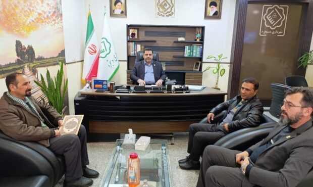 تقدیر شهردار دستجرد از همکار جانباز و ایثارگر شاغل در شهرداری