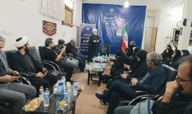 گزارش تصویری؛ ذوالنوری، رو در روی اهالی قلم؛ قابهایی از صمیمیت روز خبرنگار گزارش تصویری؛ ذوالنوری، رو در روی اهالی قلم؛ قابهایی از صمیمیت روز خبرنگار